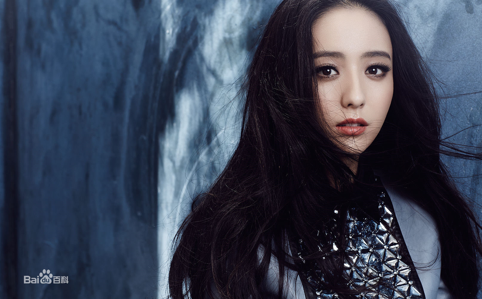 Đồng Lệ Á: Tuyệt sắc Trung Quốc vì sao chấp nhận chồng liên tục có bồ?